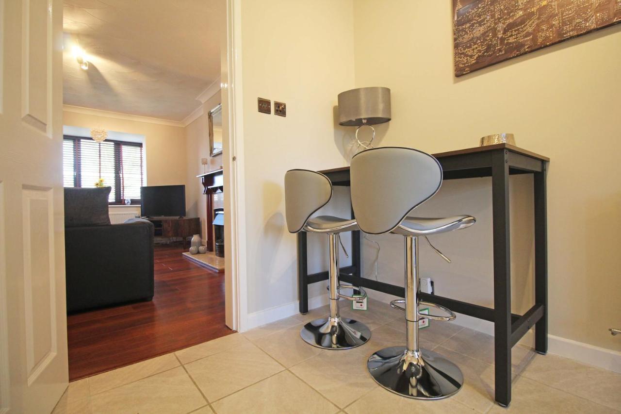 The Barwoods - Modern Spacious Home In Chester - Parking Eksteriør bilde