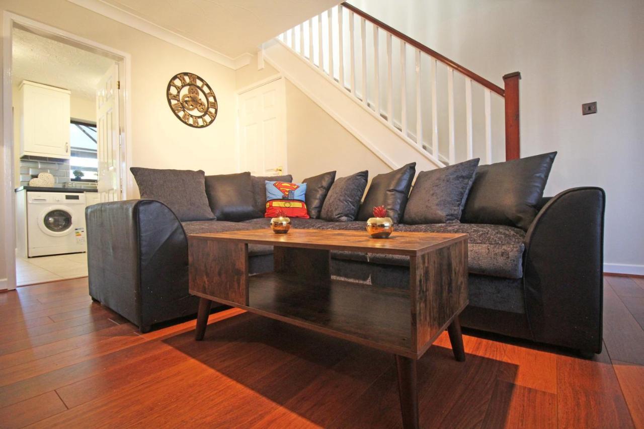 The Barwoods - Modern Spacious Home In Chester - Parking Eksteriør bilde