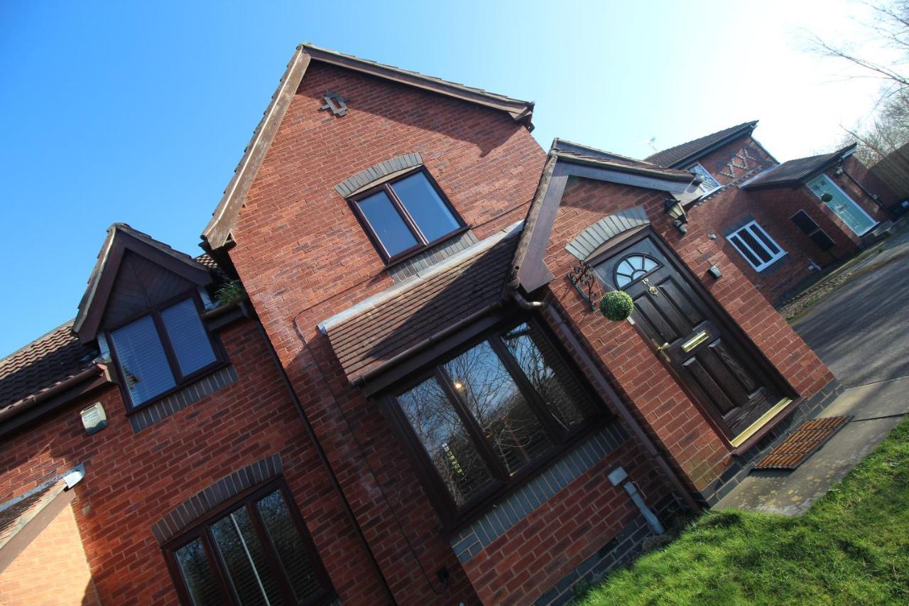 The Barwoods - Modern Spacious Home In Chester - Parking Eksteriør bilde