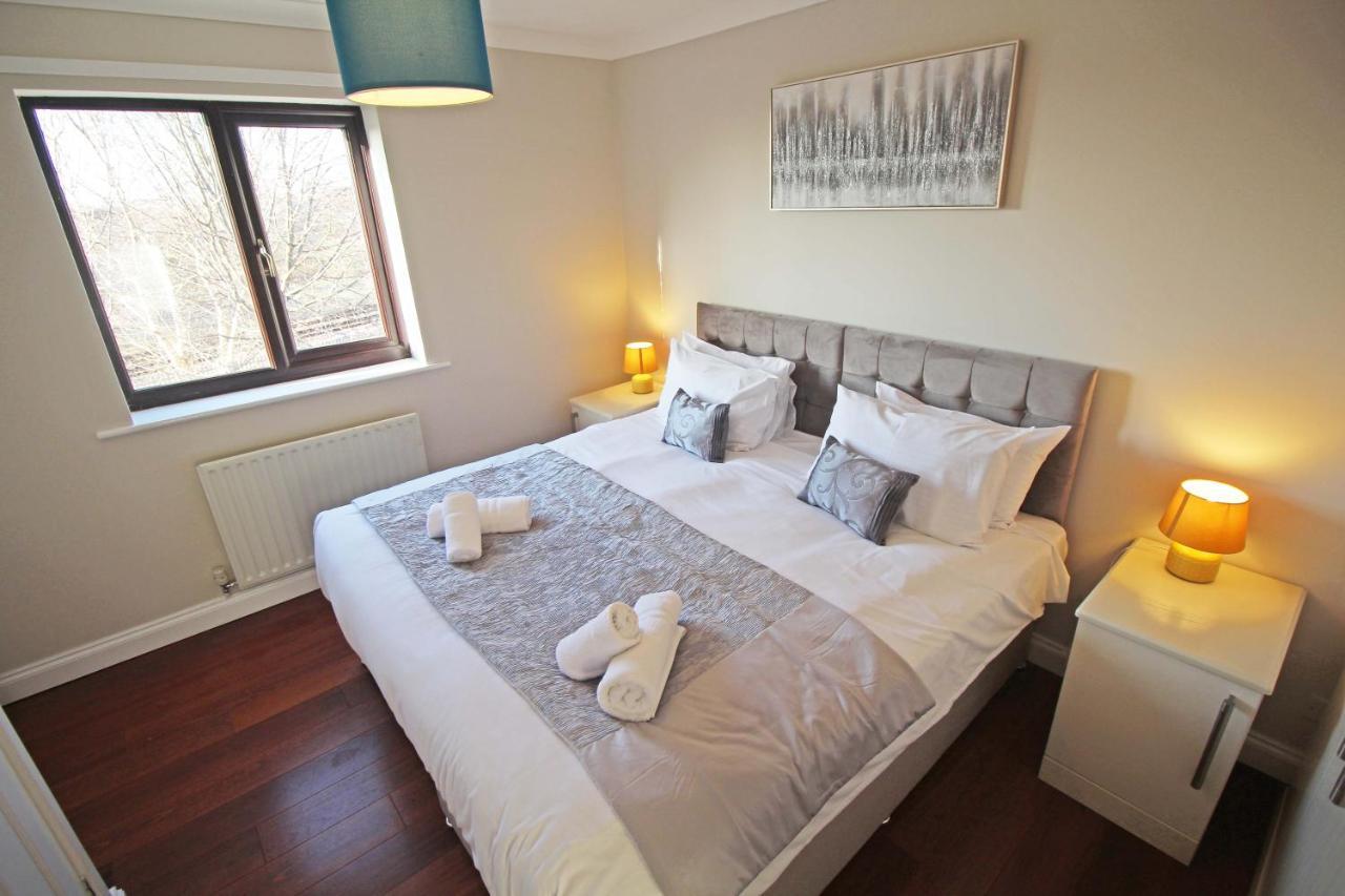 The Barwoods - Modern Spacious Home In Chester - Parking Eksteriør bilde