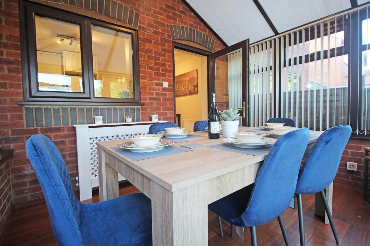 The Barwoods - Modern Spacious Home In Chester - Parking Eksteriør bilde